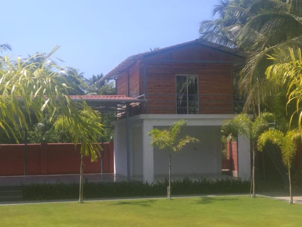 Meritas Seawind Beach Resort, Srīvardhan Exteriér fotografie