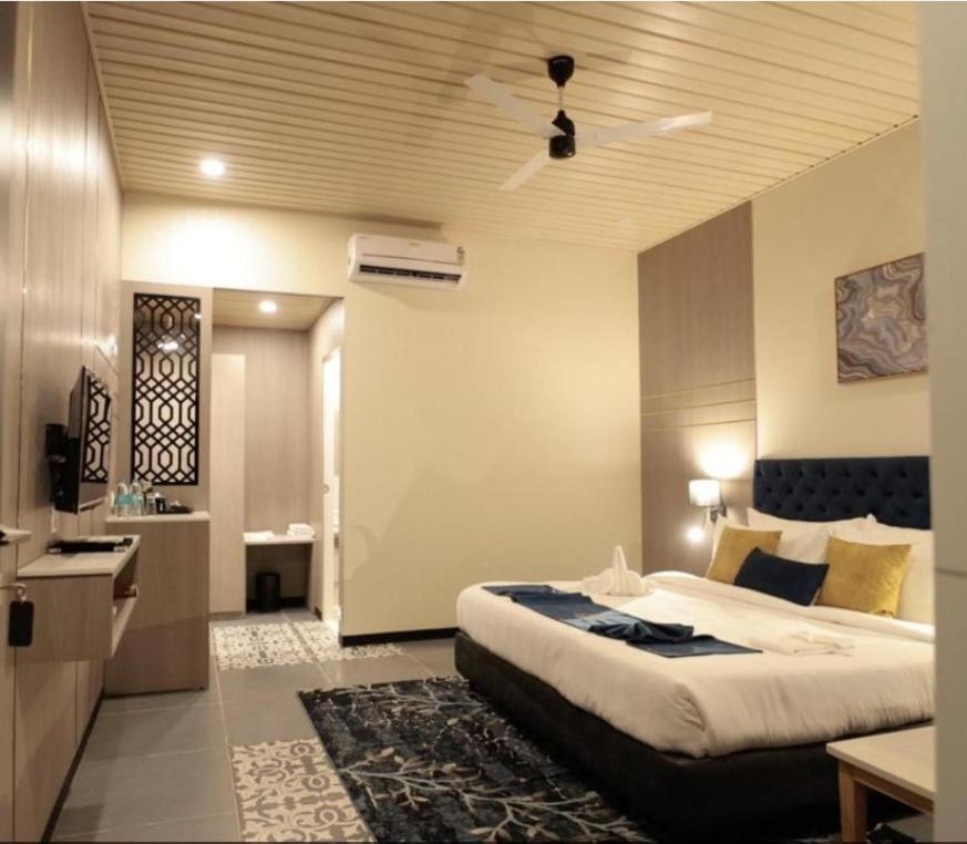 Meritas Seawind Beach Resort, Srīvardhan Exteriér fotografie
